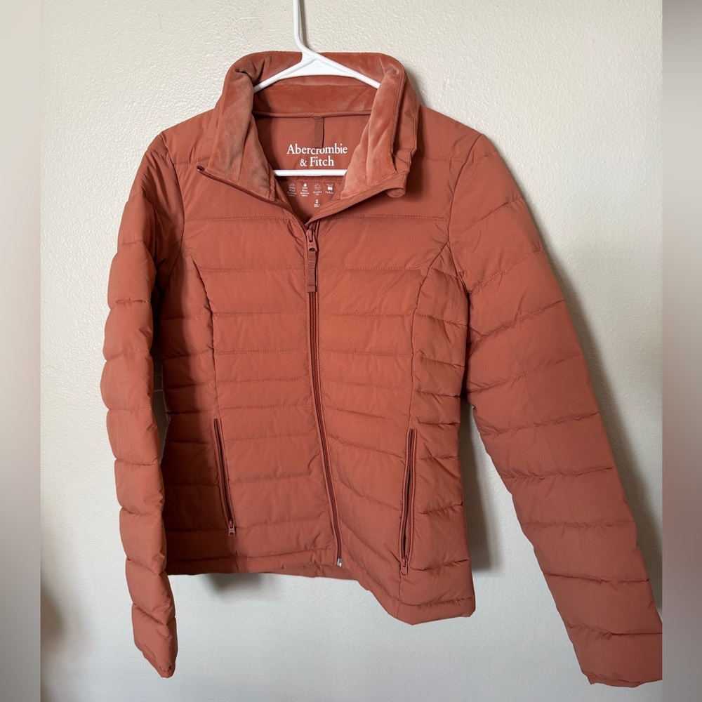 Abercrombie & Fitch Rust-Toned Quilted Puffer Jacket